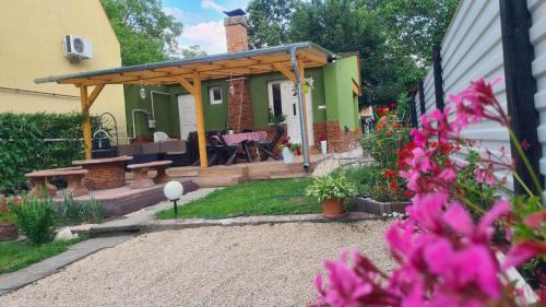 Gyoparosfuerdo Apartment | FIÓNA KUNYHÓJA APARTMANHÁZ