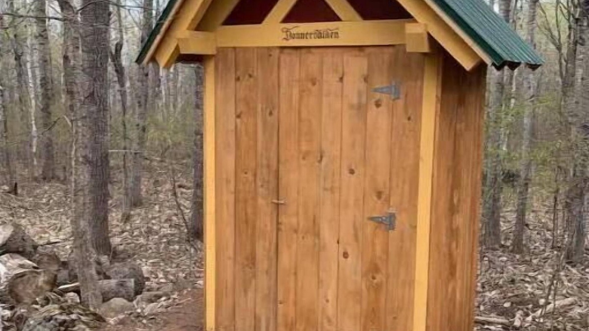 Bayview Heights RV Rental | Fiddlehead Farm Yurt
