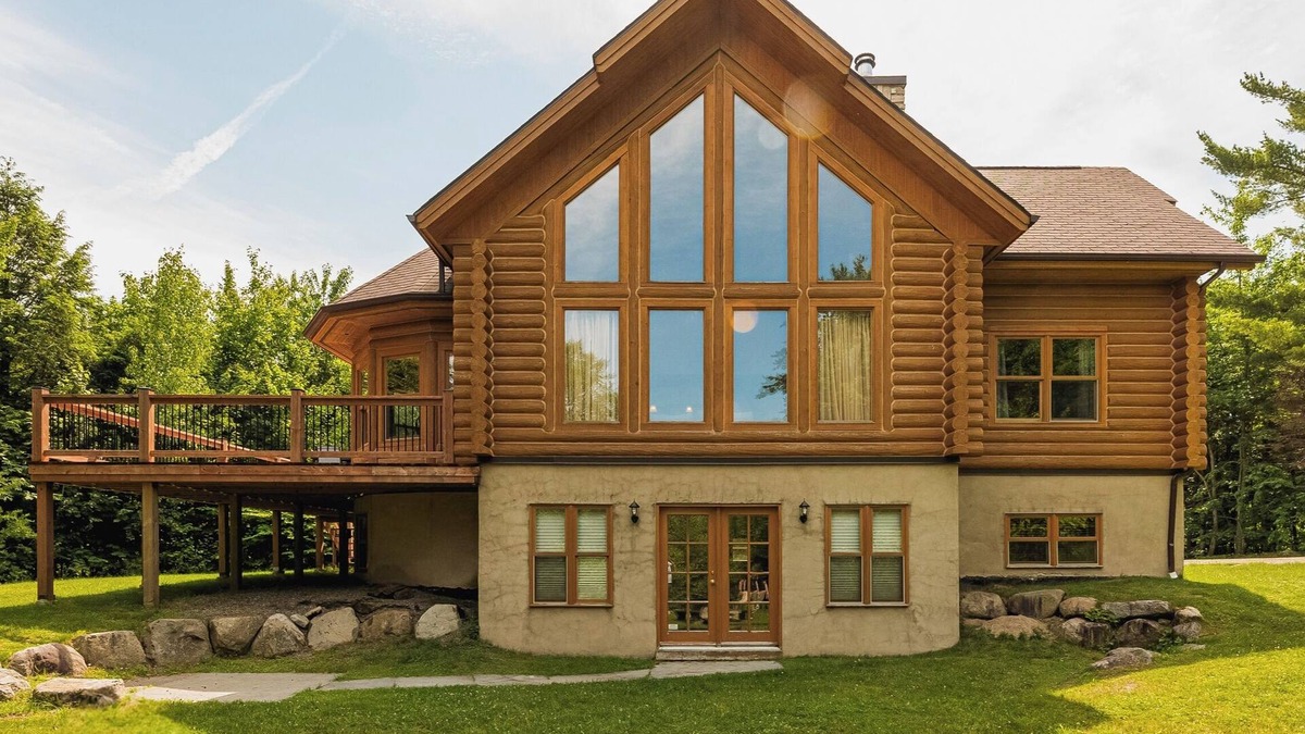 Fiddler Lake Resort House | Fiddler Lake Resort Chalet + Private Jacuzzi