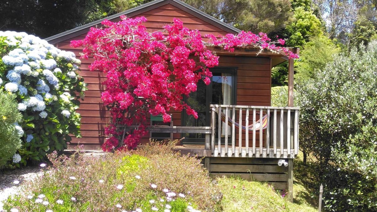 Russell Cottage | Fiddler's Green: a cozy place surrounded by nature