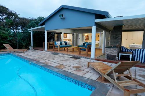 Southport House | Fiddlewood Beach House - 13 sleeper