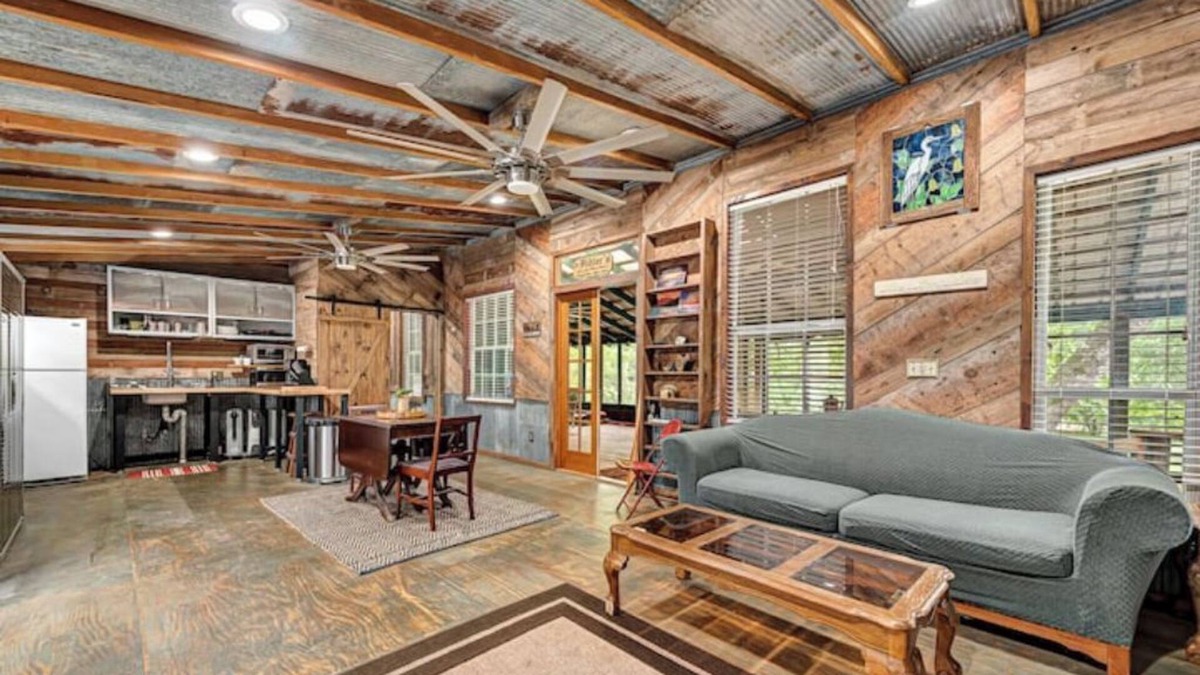 Siloam Springs Cabin | Fidler's Bend Green Cabin Riverfront Retreat
