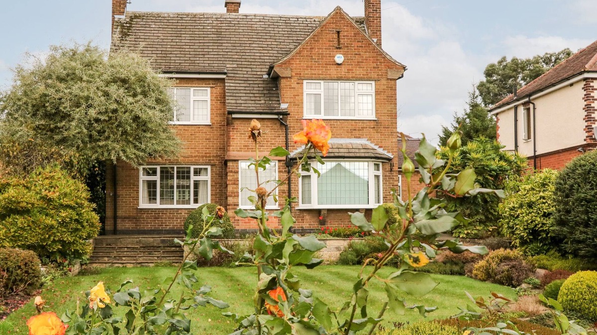Swanwick House | FIELD HOUSE, pet friendly, with a garden in Swanwick