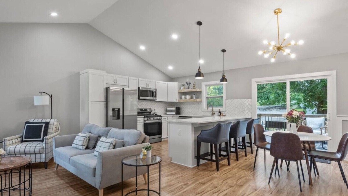Angier House | Fieldview Retreat, Sleeps 7!