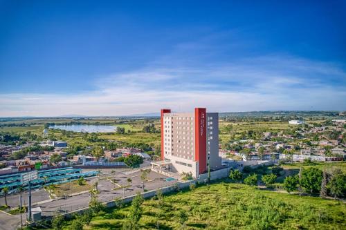 Silao Hotel | Fiesta Inn Suites Aeropuerto del Bajío