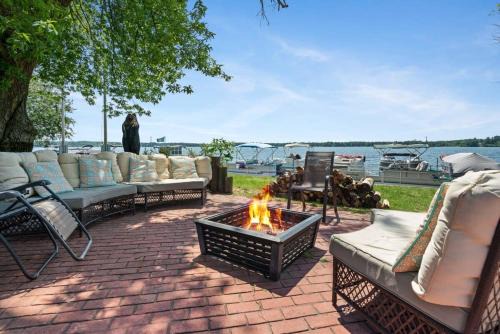 Mayfield Apartment | Fife Lake Lodge 2BR with Kitchen & Lake Views
