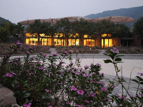 Hanoi Cabin | Fifth Season Retreat
