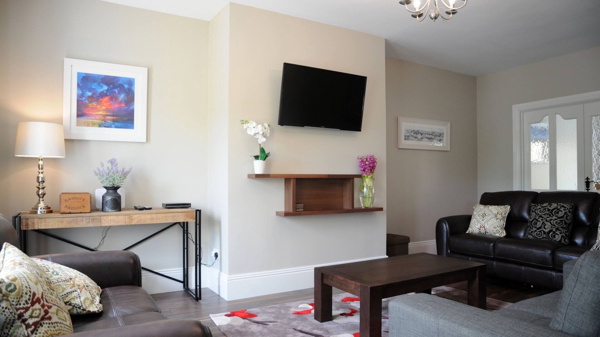 Dingle House | Fifty-Five Dingle - Holiday Home in Dingle Town