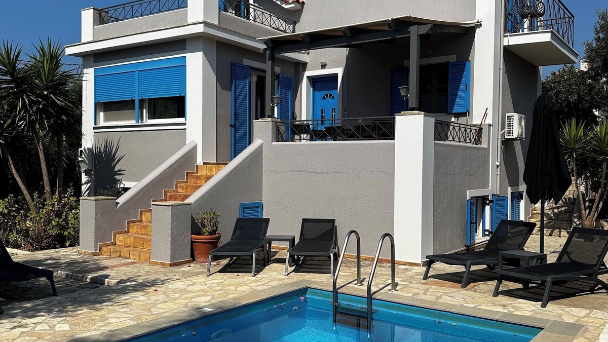 Pesada Villa | Fig & Olive Villa - Private 5 bed Villa just 50m from Pessada Beach