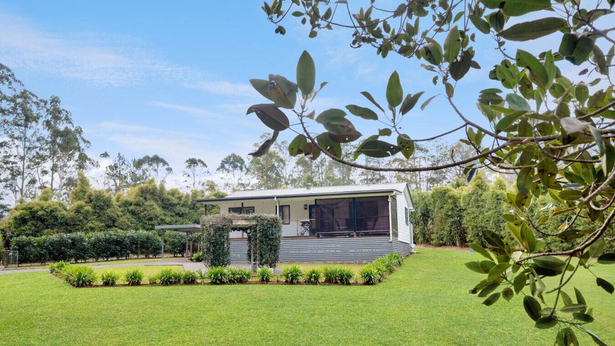 Peachester House | Fig Tree Cottage @ Sunshine Grove