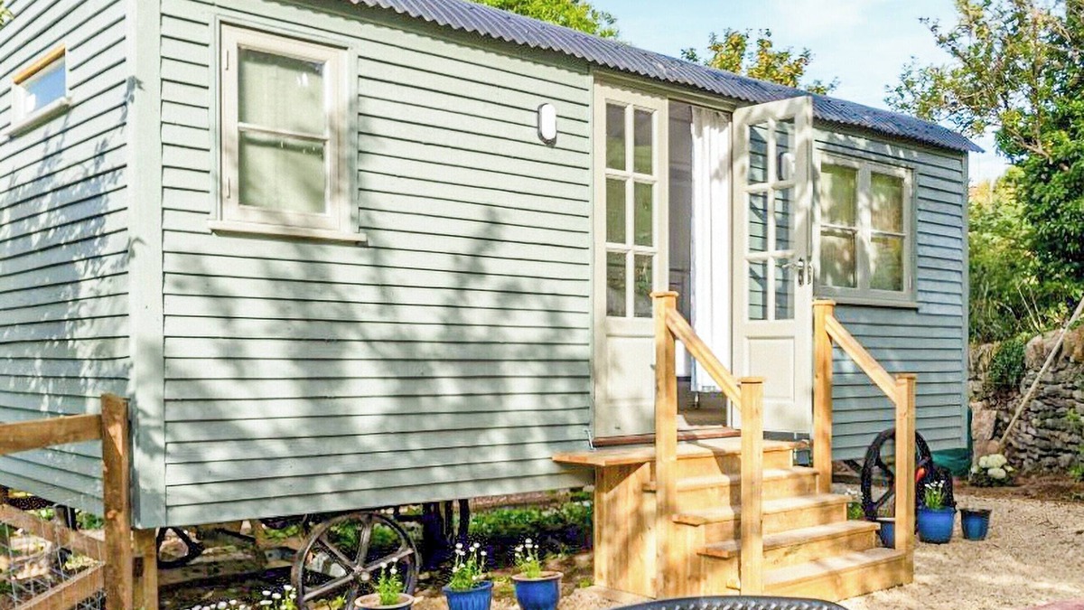 Bridport Cottage | Fig Tree Shepherds Hut