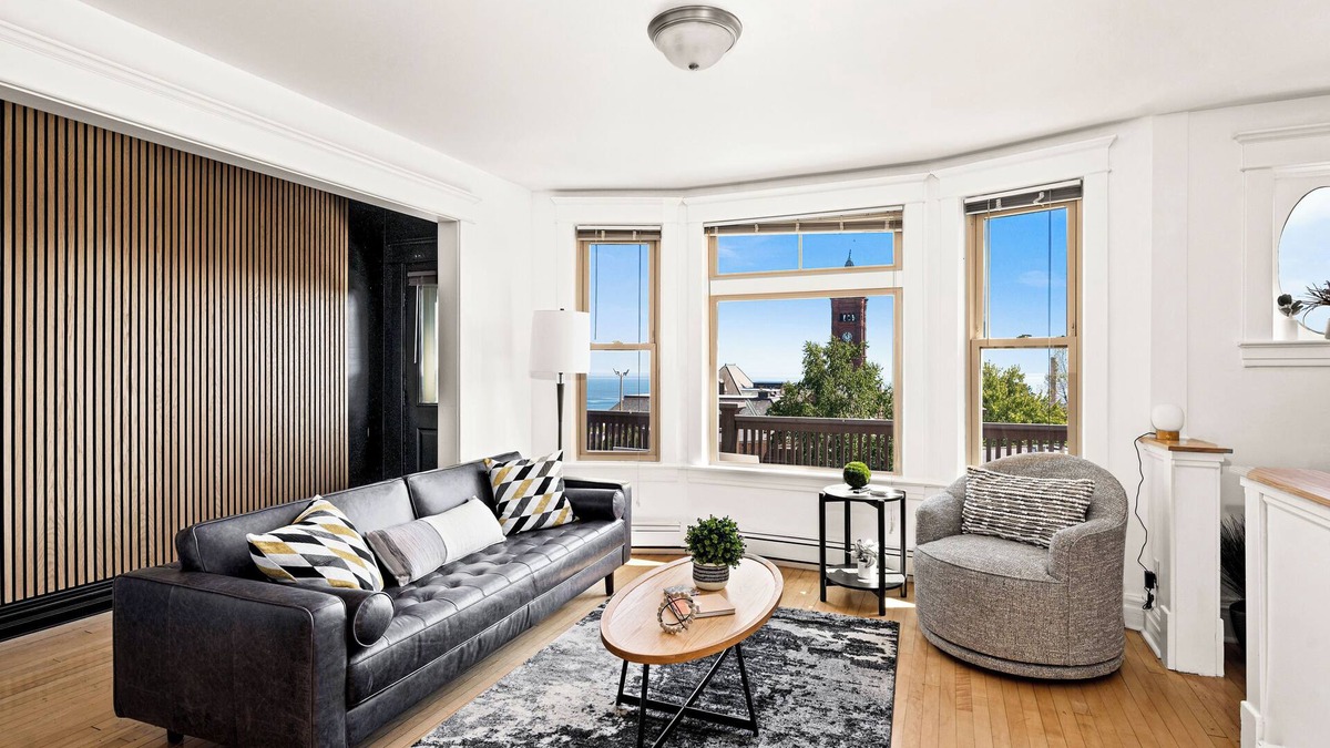 Central Hillside Condo | Fika Condo | Downtown Retreat | Near Canal Park