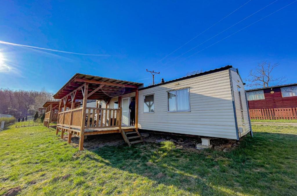 Vyrovice Apartment | Filip house - Mobilheim Camp Výrovice