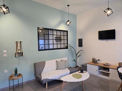 Petaloudes Apartment | Filoxenia house