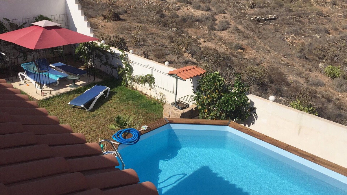 Buzanada Apartment | Finca Ardilla, studio with pool and large terrace
