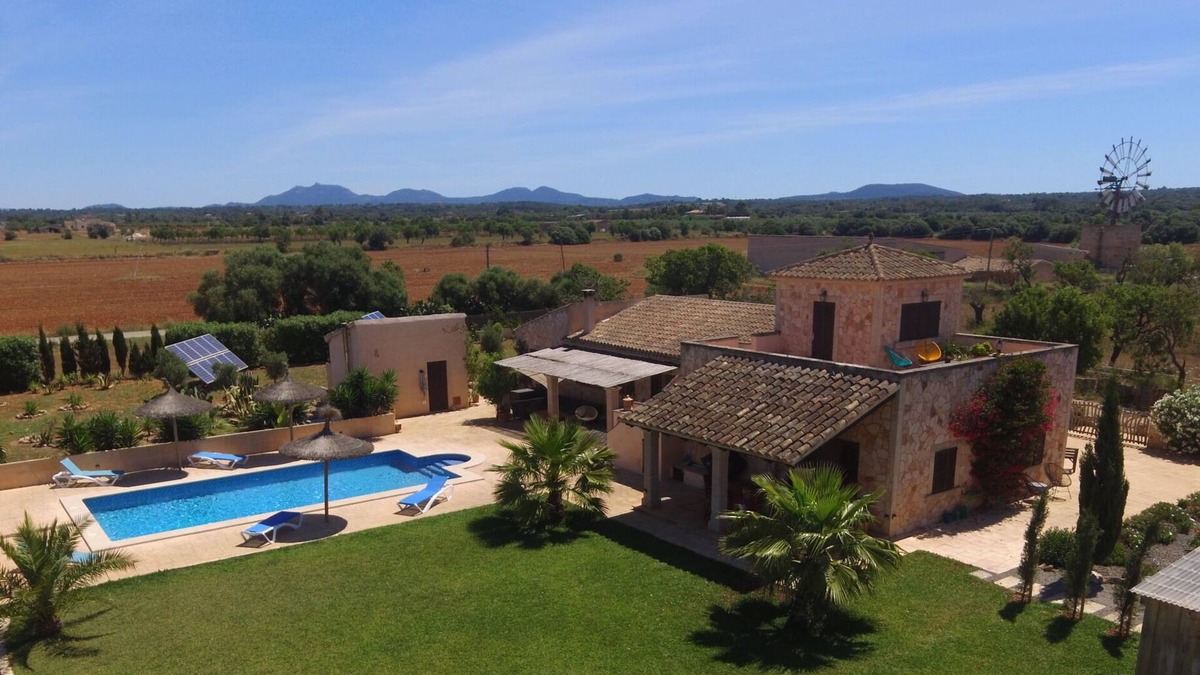 Campos House | Finca Can Llop, exclusive vacation home w. private pool near EsTrenc (upto 8ppl)