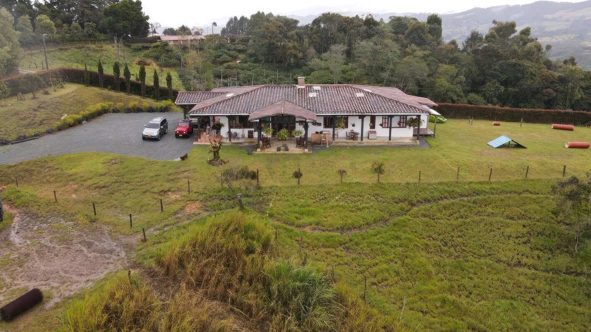 Envigado House | Finca con Caballos y Barbacoa en Envigado, Antioquia