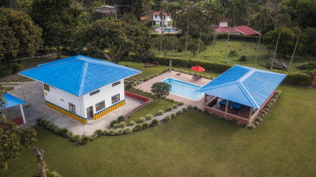 Montenegro House | Finca el Bosque