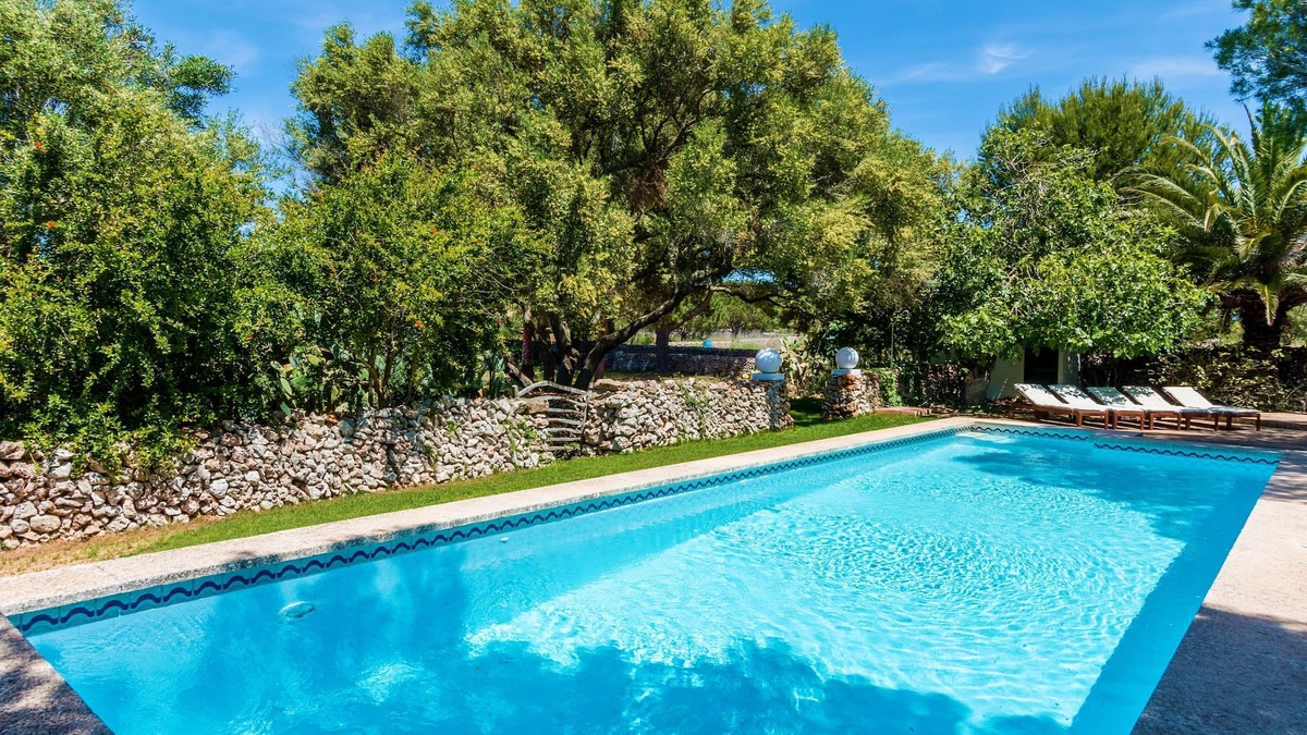 Mahon Villa | Finca Eleonora - quiet, big garden and pool, Free WiFi and AC, Sonos