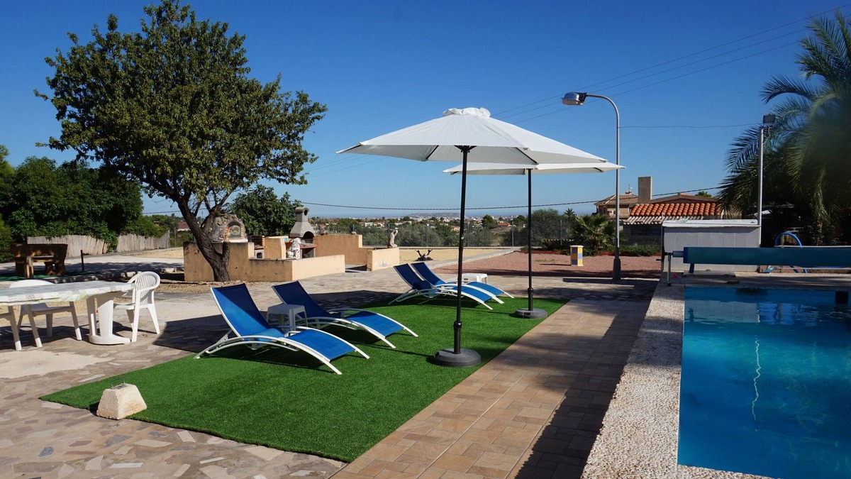 Alicante House | Finca on 2500m² with pool for the large family or group up to 12 people + x