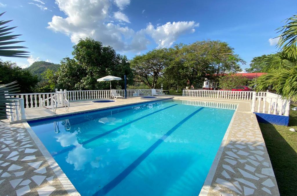 Anapoima House | Finca Villa Sofía Campestre con piscina