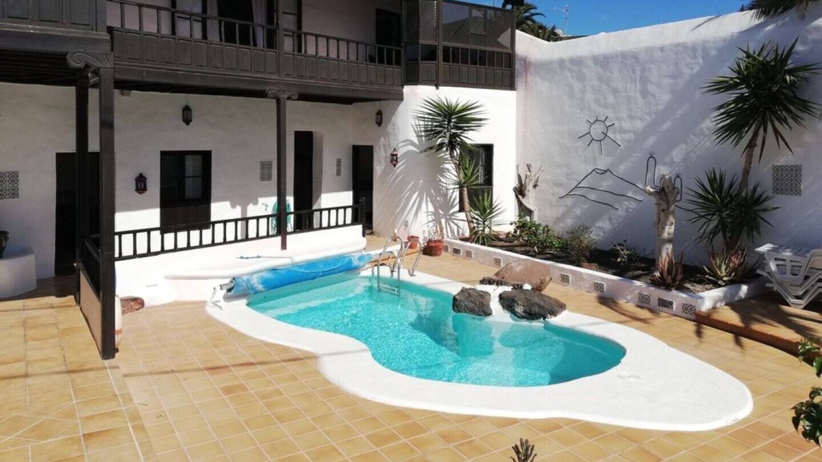 Guime Villa | Finca with private electrically heated pool...sleeps six in Guime.Lanzarote.