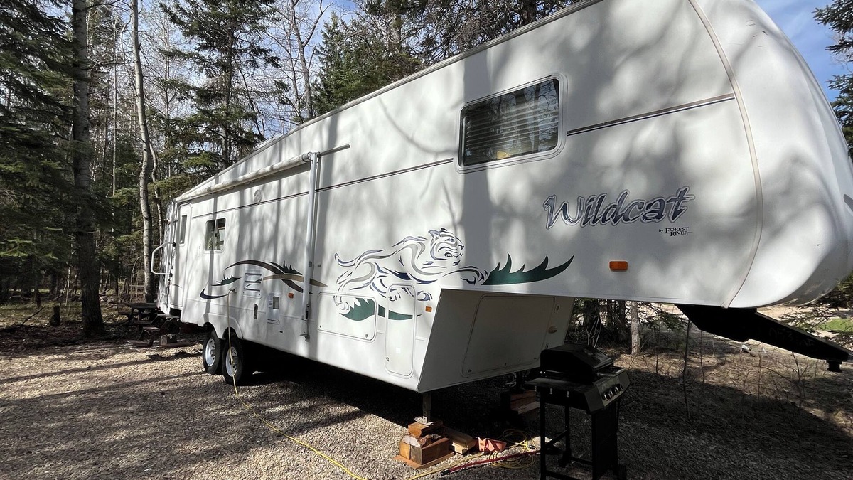 Strathclair House | Finch - Camper at Sunset Bay