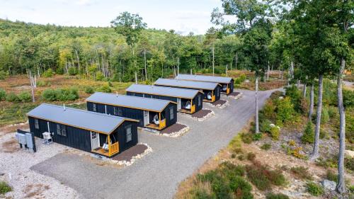 North Sebago Villa | FINCH LIMIT 4 cabin
