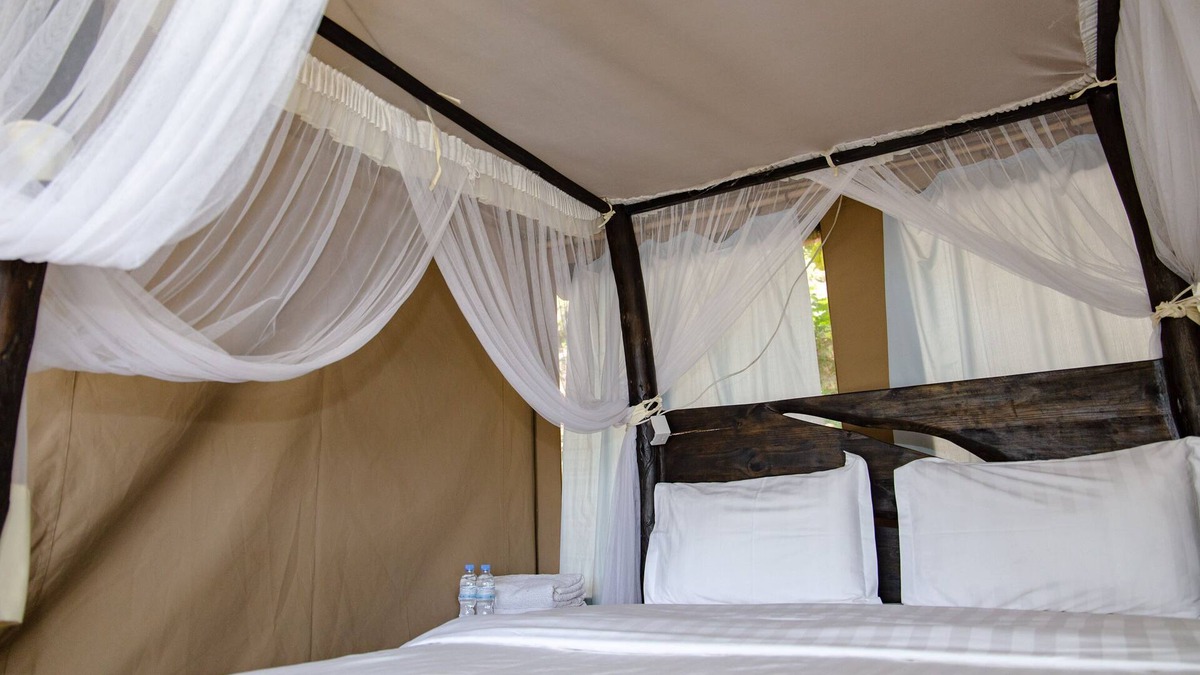 Buhongo House | Find a quiet Beach resort at Rushel Kivu Resort!