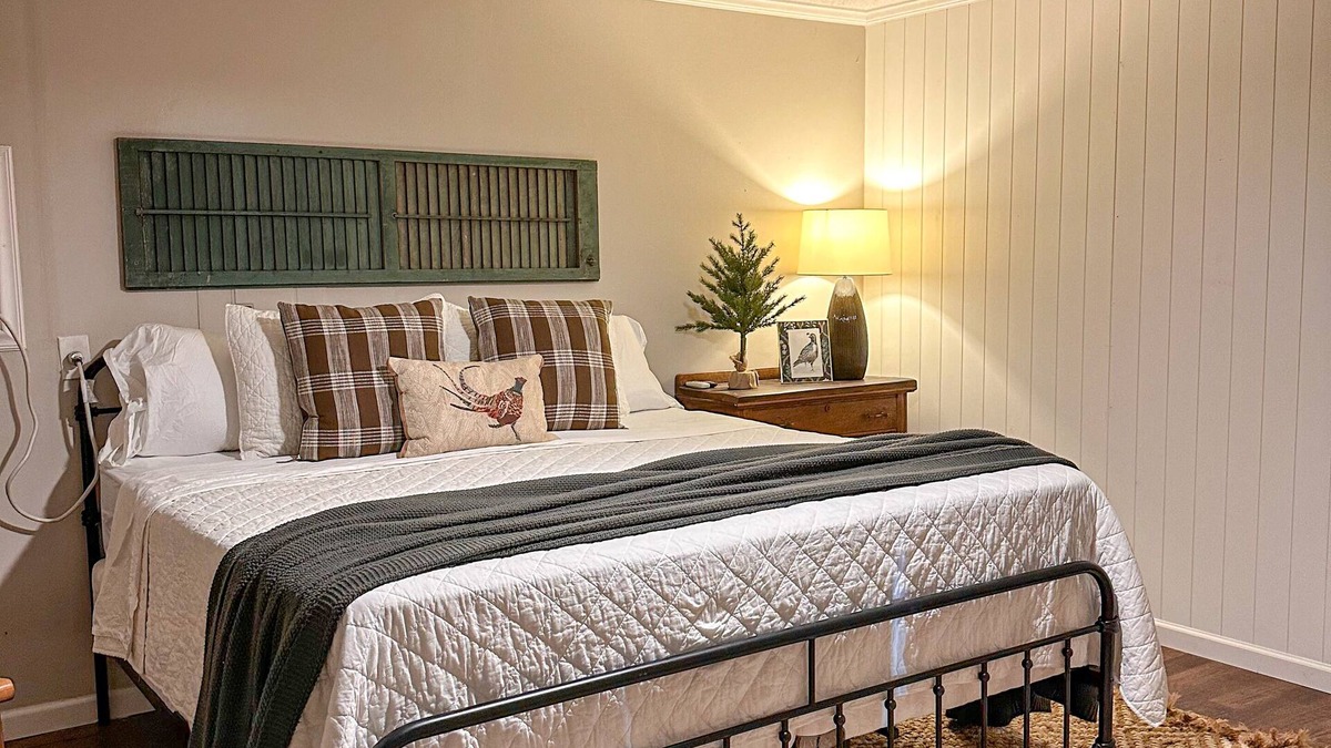 Pitts House | Find rest at Earlene’s Place, you’ll find a cozy place with an eclectic vibe.