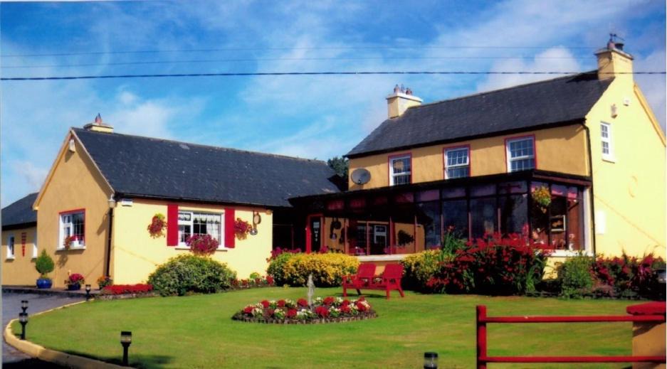 Macroom Bed & Breakfast | Findus House, Farmhouse Bed & Breakfast