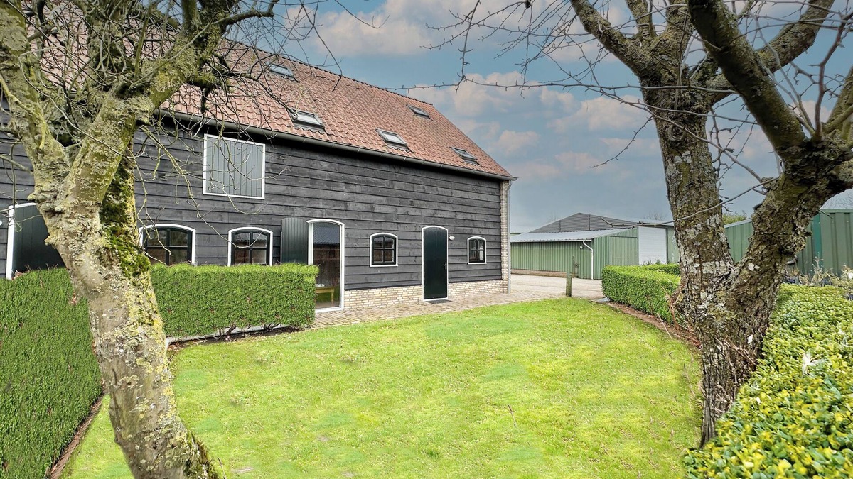 Drimmelen Apartment | Fine ground-floor apartment with private garden