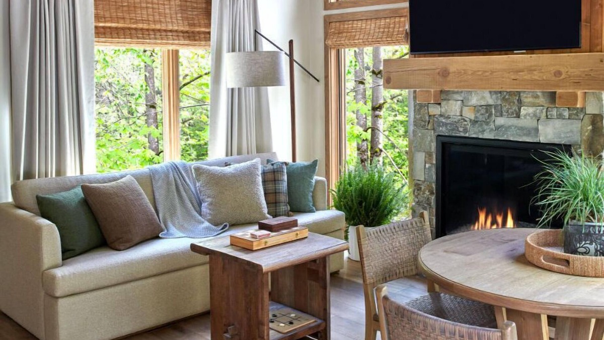 Stevenson Cabin | Finest Cabin Retreat: Wildlife, Dining, Hearth