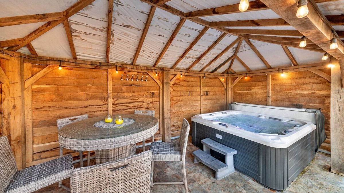 Ripley House | Finest Retreats | Moorfield House