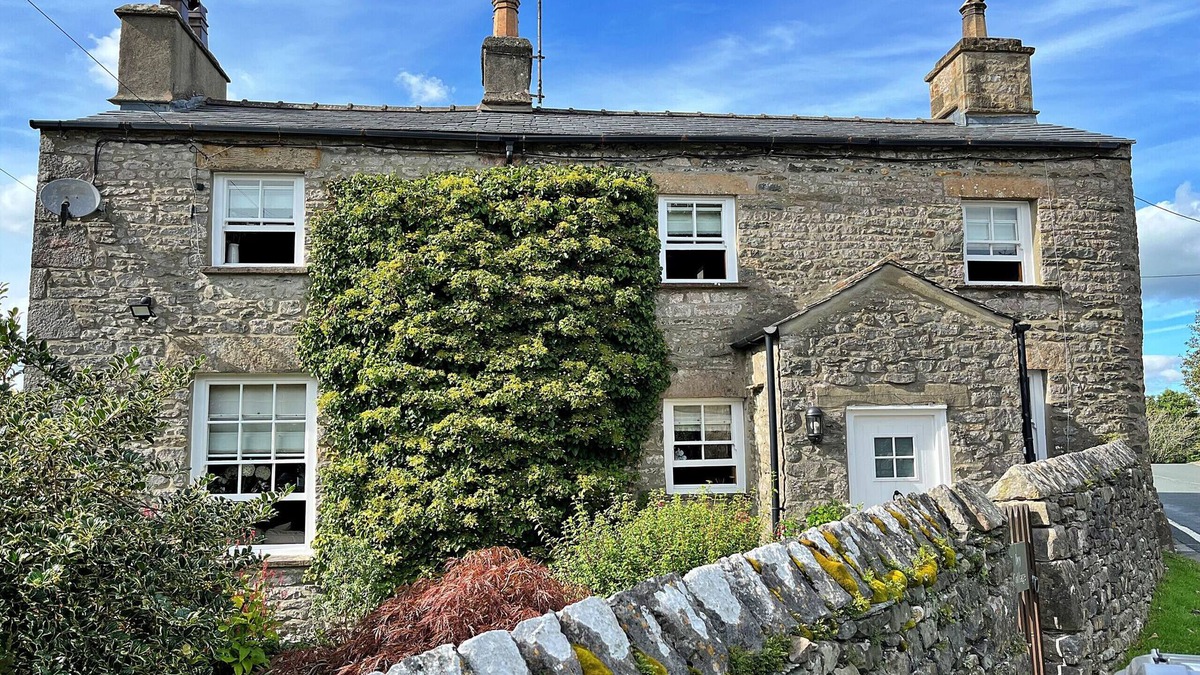 Casterton Cottage | Finest Retreats | Ivy Cottage