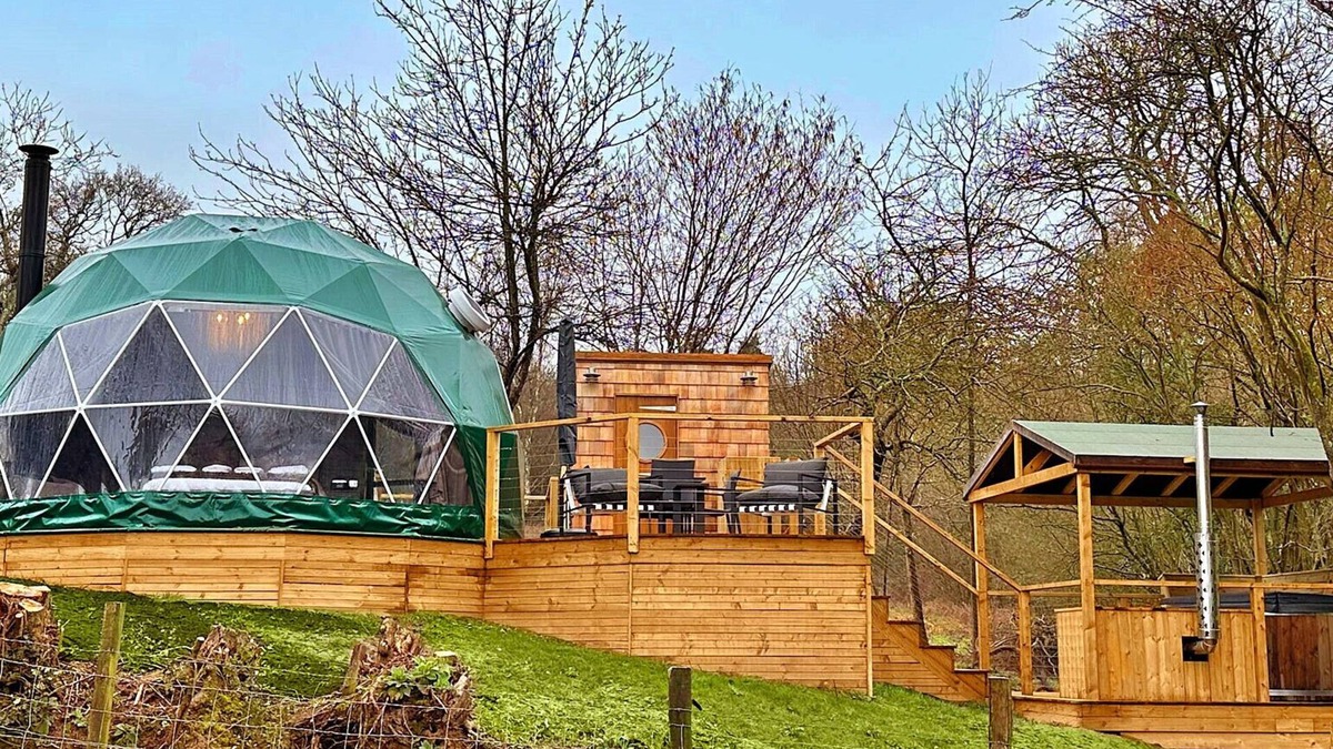 Chiddingstone Hoath Ski Chalet | Finest Retreats | Ashdown Luxury Dome