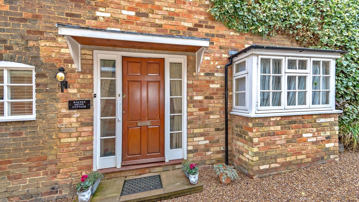 Kimbolton Cottage | Finest Retreats | Bakers Mews Cottage