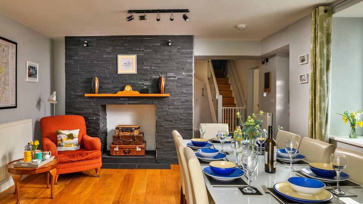 Cwmtirmynach Cottage | Finest Retreats | Bodlawen