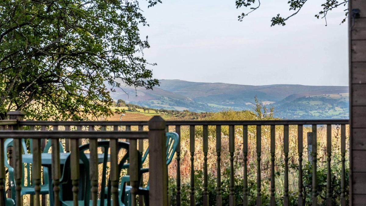 Cwm Frwd Oer Cottage | Finest Retreats | Brecon View Cottage