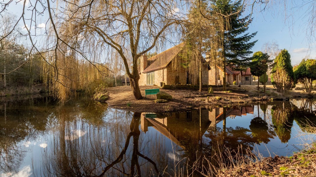 Little Stukeley Cottage | Finest Retreats - Hazel Rose Cottage