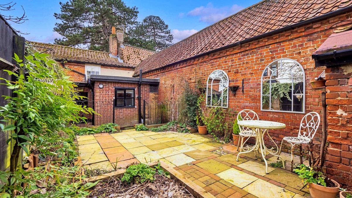 East Dereham Cottage | Finest Retreats | Lychgate Cottage