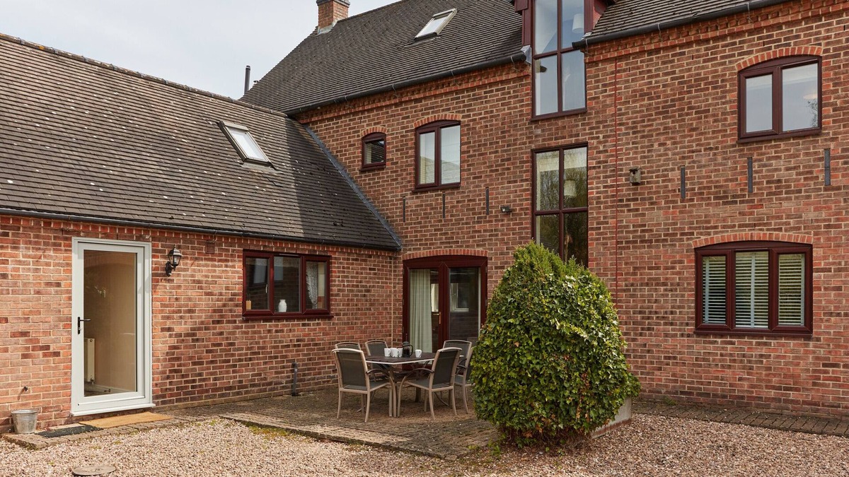 Dalbury Lees House | Finest Retreats | Nether Burrows Farm