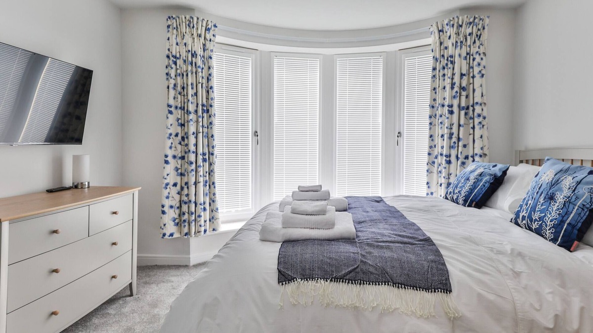 Muston Apartment | Finest Retreats | No.11, Belle House
