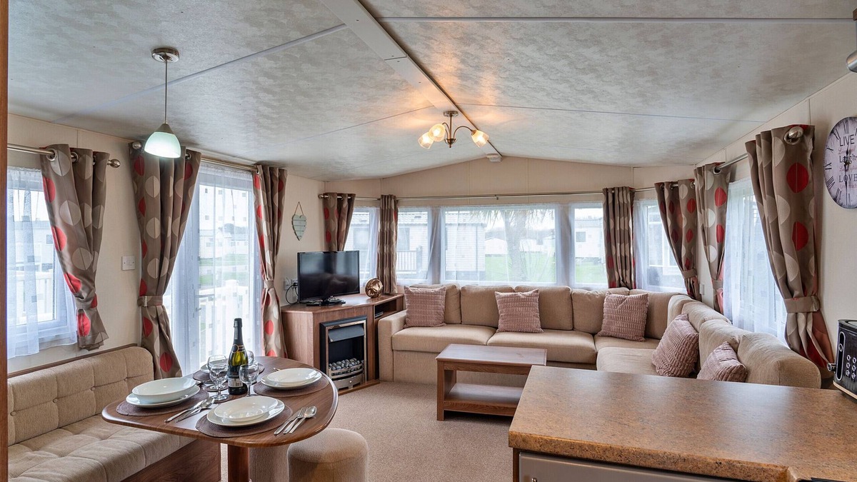 Helston Ski Chalet | Finest Retreats | Phoenix Retreat