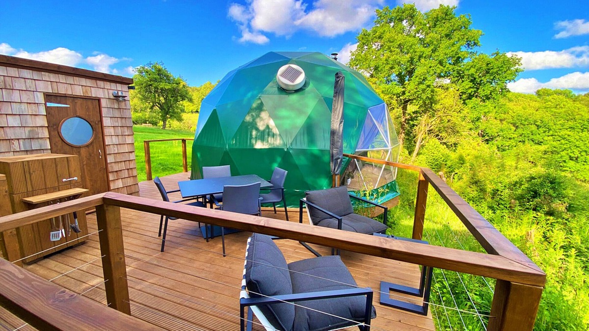 Chiddingstone Hoath Ski Chalet | Finest Retreats | Scotney Luxury Dome