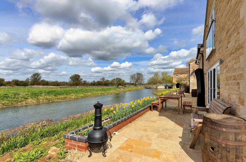 Thurlby House | Finest Retreats - The Holt