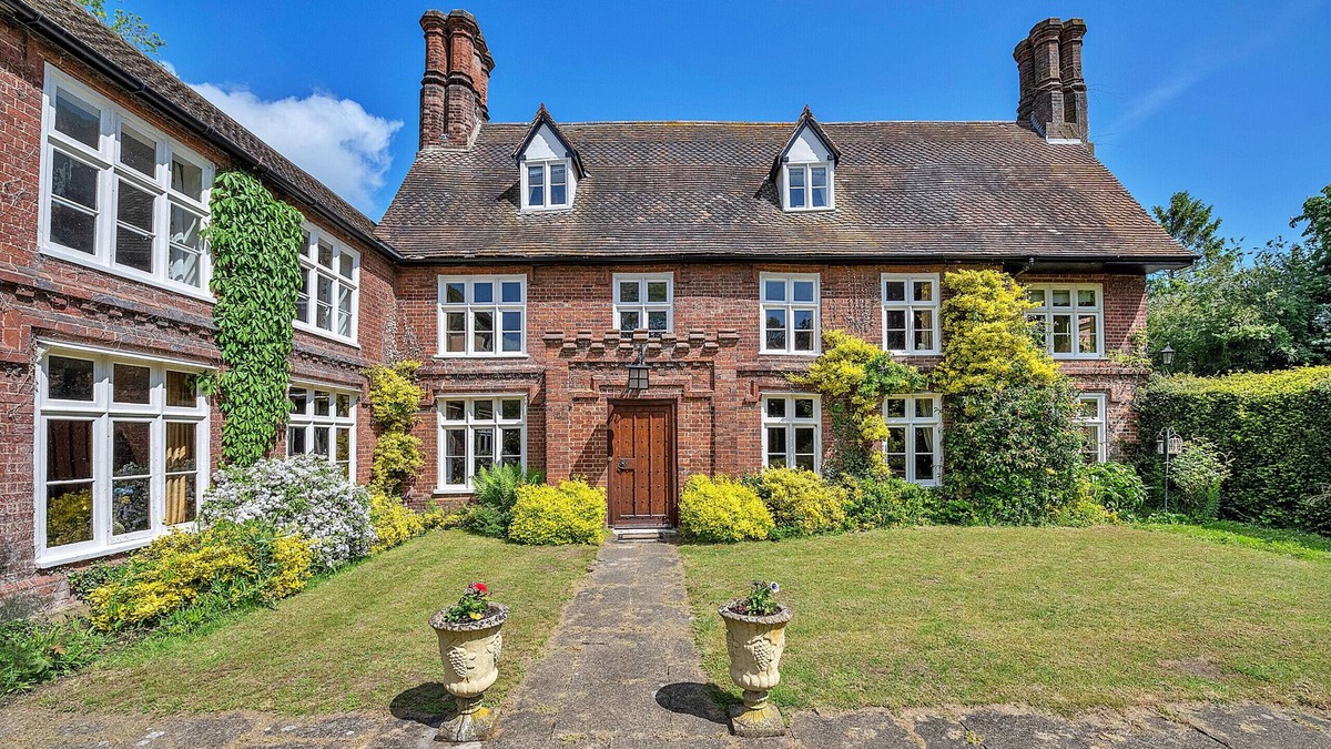 Hethel House | Finest Retreats | The Old Hall