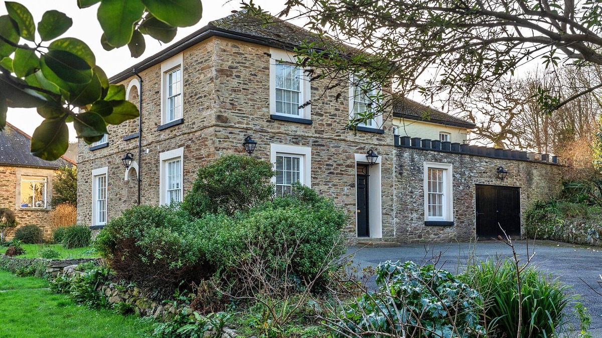Gweek Cottage | Finest Retreats | The Old Counting House