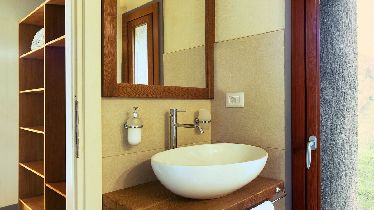 Barge Other | Finestrella room
