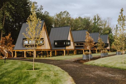 Sodus Hotel | Finger Lakes Treehouse